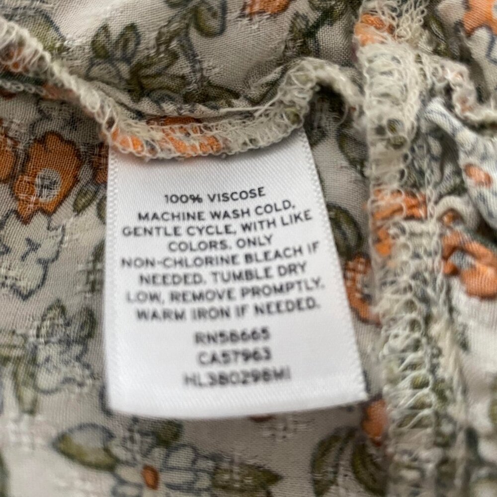 hinge Print Ruffle Hem Top - Picture 6 of 9